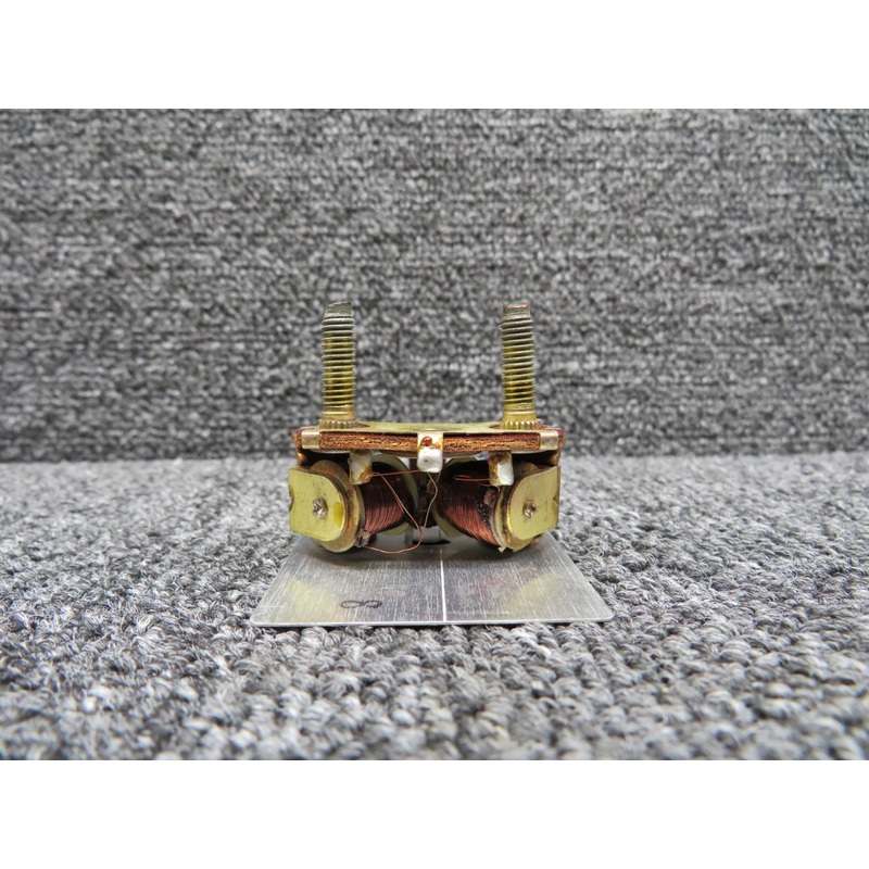 815690 Stewart Warner Right Tank Fuel Gauge (Worn Face)