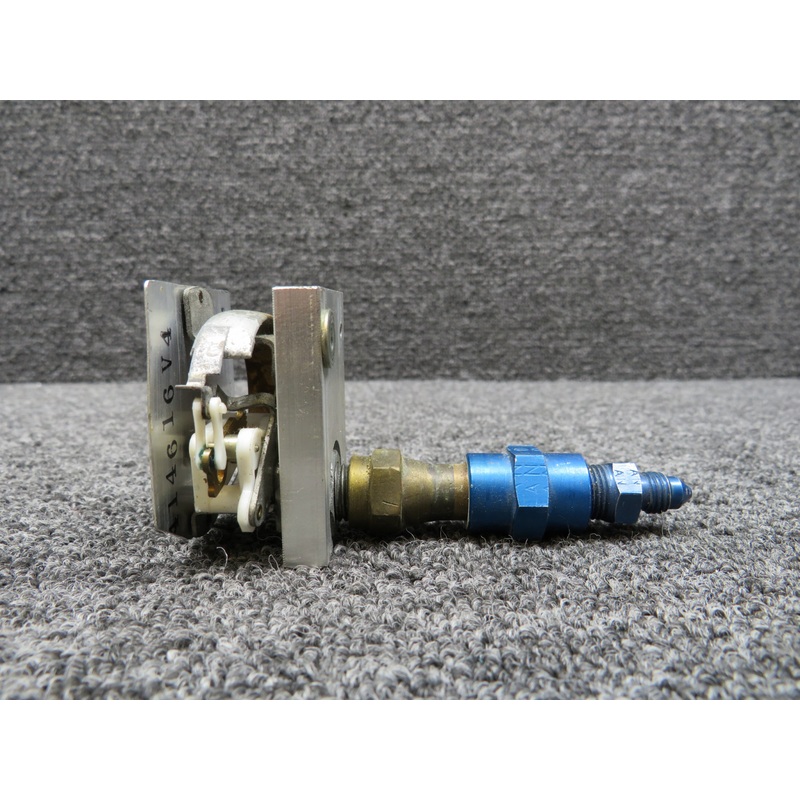 827813 Stewart-Warner Fuel Pressure Indicator (With Connector)