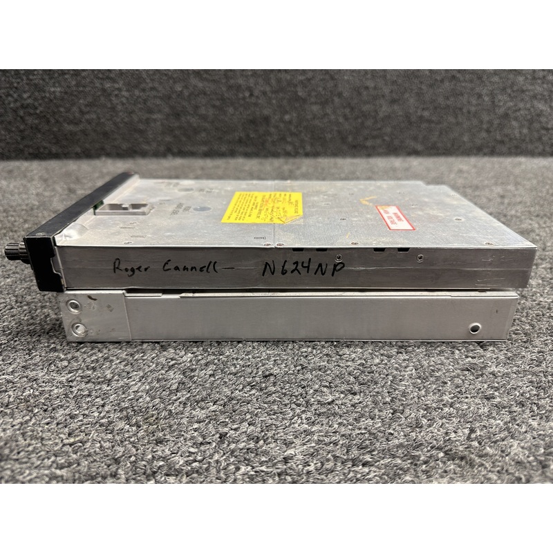 066-1064-00 King Radio KN-62 DME Unit with Tray (14 or 28V)