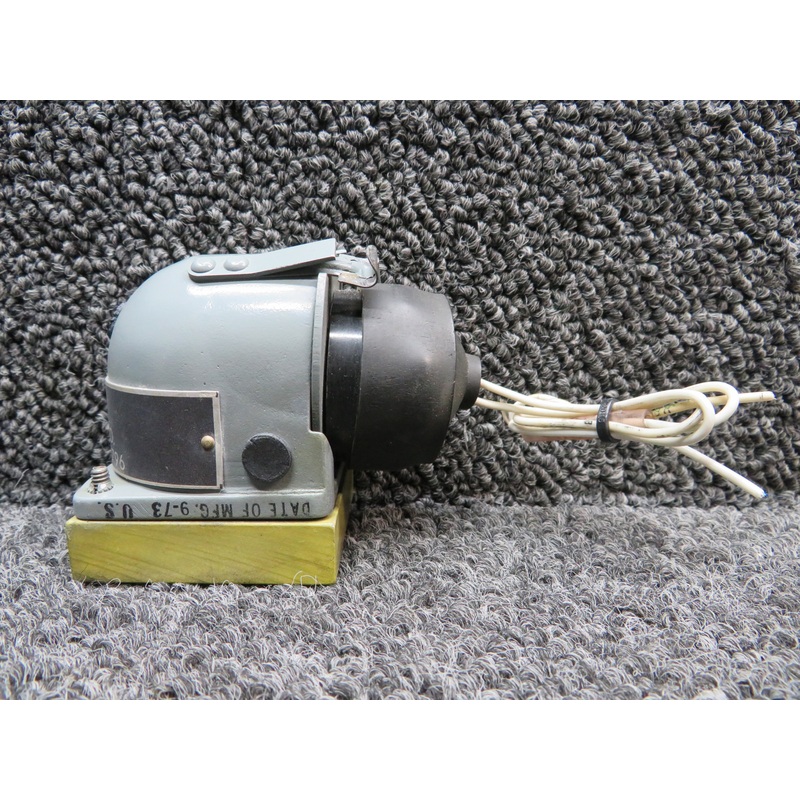 32005A-6-7796 (Alt: MS25318-1) Grimes Approach Light Assembly with Retainer