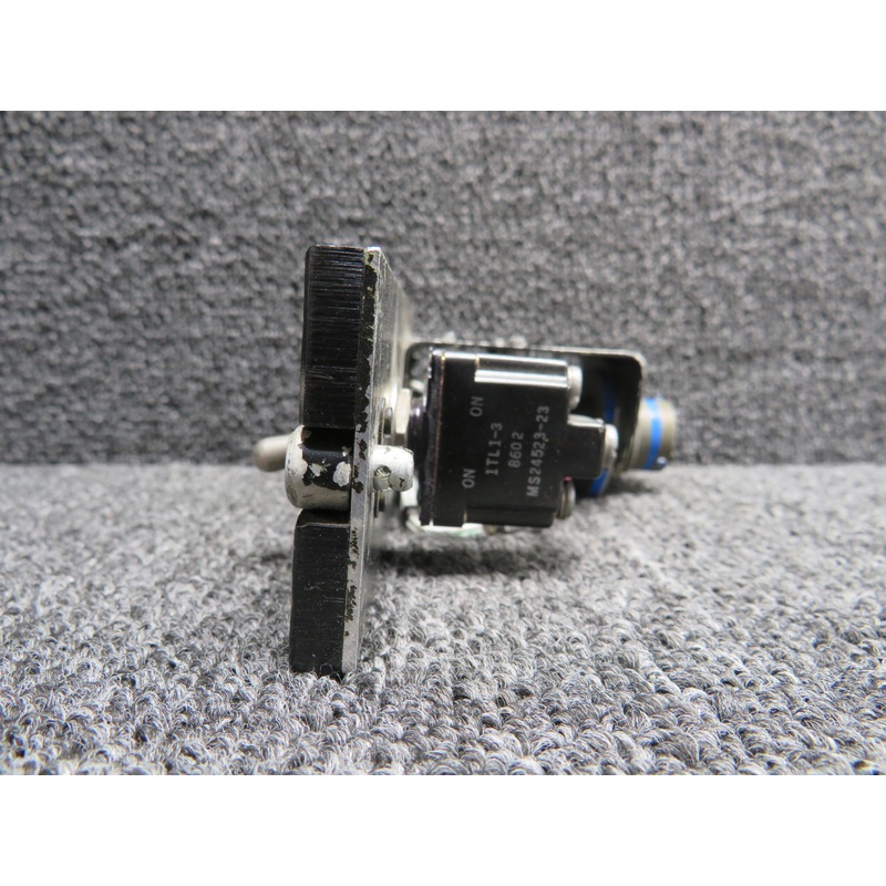 Beechcraft 400 Fuselage Tank Fill System Panel Switch (No Data Plate)