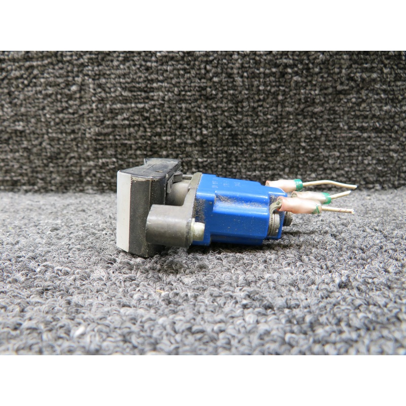 1TP1-7 Honeywell Rocker Switch with Hot-Cold Labels