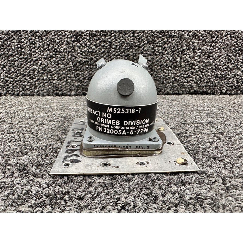 32005A-6-7796 (Alt: MS25318-1) Grimes Approach Light Retainer (Minus Bulb)