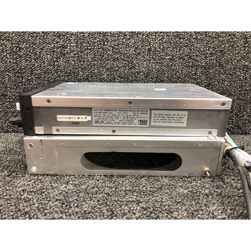 069-01028-0101 Bendix King KX125 VHF Comm, Nav Radio with Tray (14V)