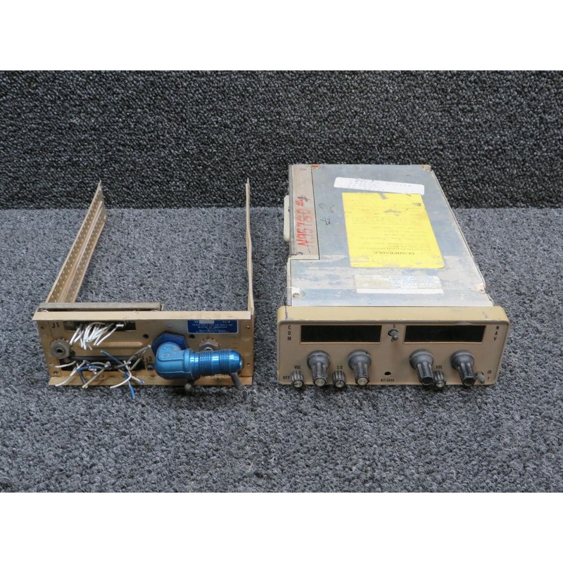 46660-1100 ARC RT-385A Nav-Com Radio with Tray (Volts: 28) (Core)