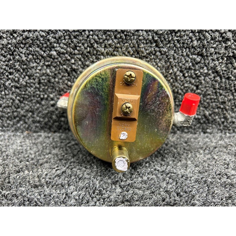 R7B1G12 Beechcraft E-55 Combustion Air Pressure Switch Assembly