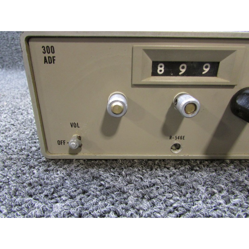 41240-0101 ARC R-546E ADF Receiver with Mods, Tray, Tan (Missing Knobs, Core)