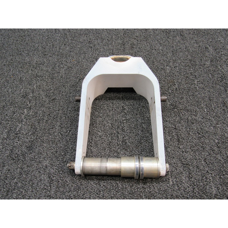 11638-003 Cirrus SR22 Nose Gear Fork Assy W/ Plug, Axle, & Spacer