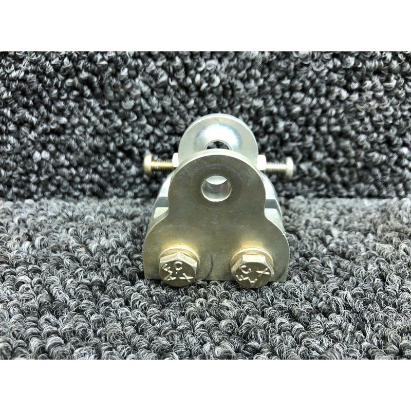 14932-001 / 15359-001 Cirrus SR22 Fitting Elevator Actuation Yoke