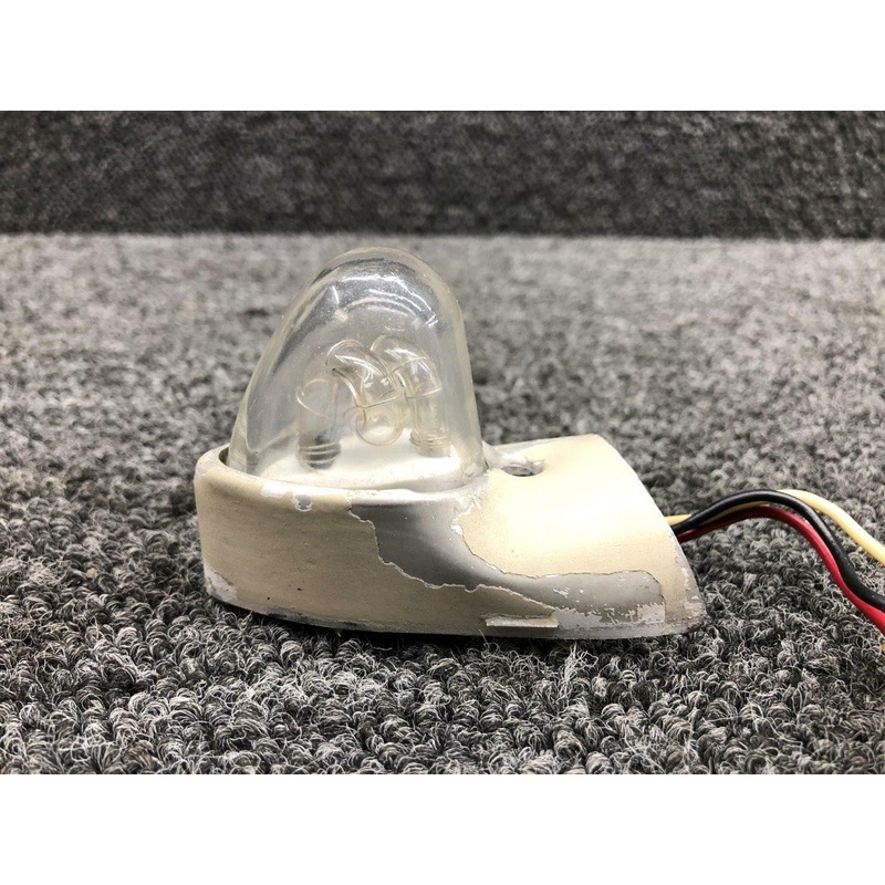 A427 / 756-037 Piper PA34-200T Whelen Strobe Light W/ Lens and Retainer (14-28V)