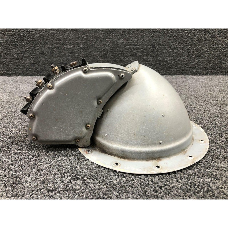 G-2905-24 / 4553 Cessna 414 Grimes Retractable Landing light (Volts: