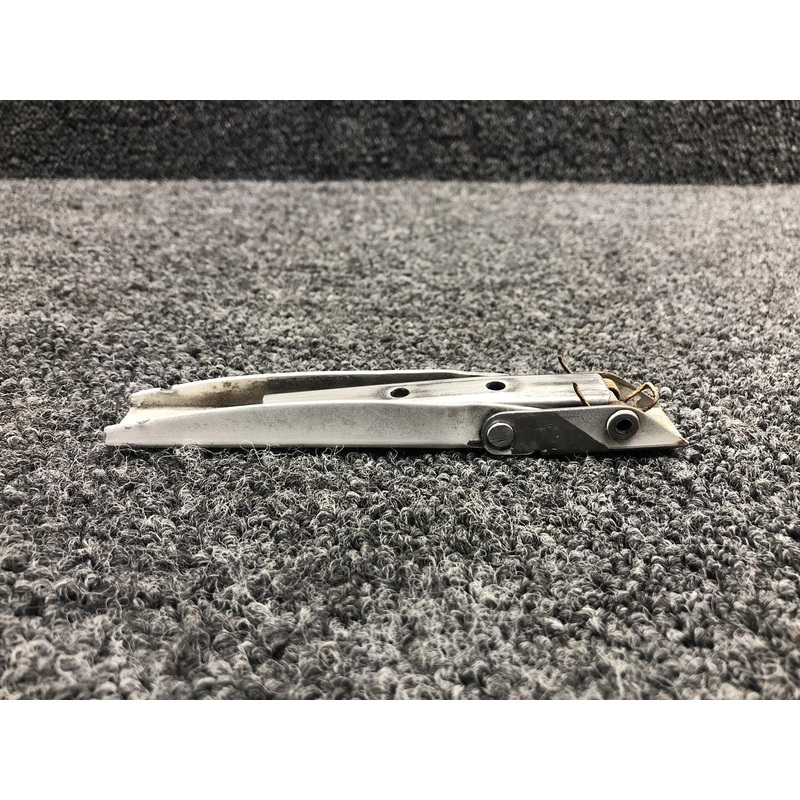 H2109-4 Beechcraft F33A Cowl Door Handle Assembly RH