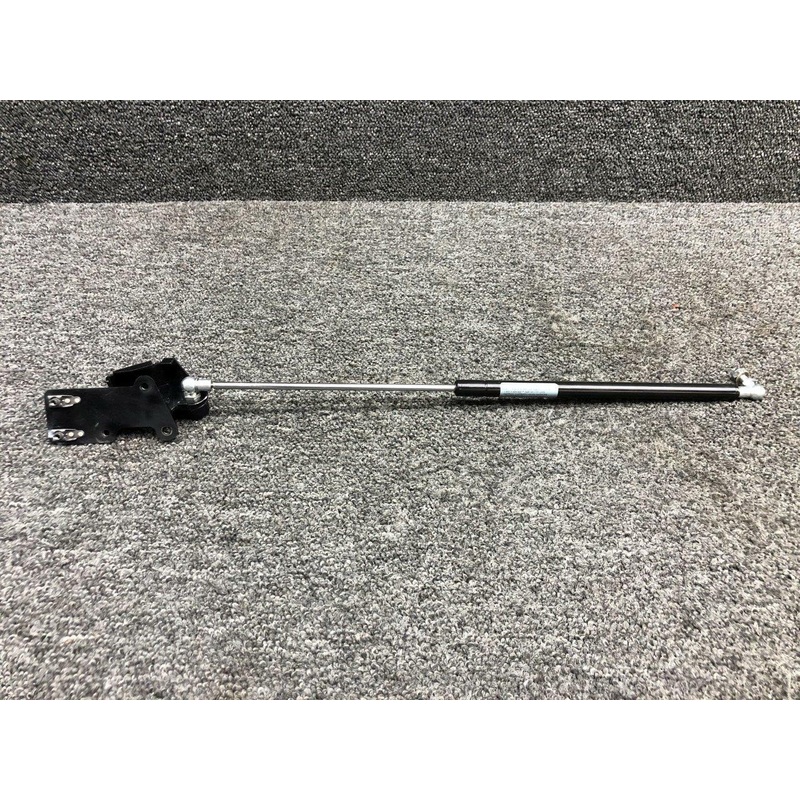 20297-001 (FSO: 18200-003) Cirrus SR22 Cabin Door Gas Strut W/ Attach Bracket RH