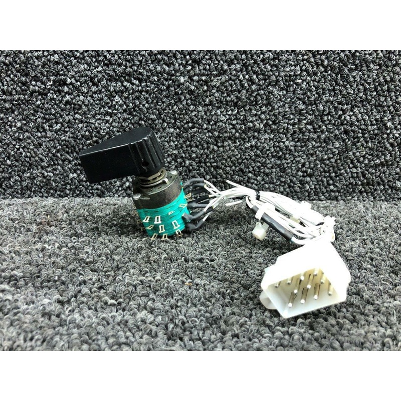 50336-002 Cirrus SR22 Flap Switch Assembly W/ Knob (Volts: 28)