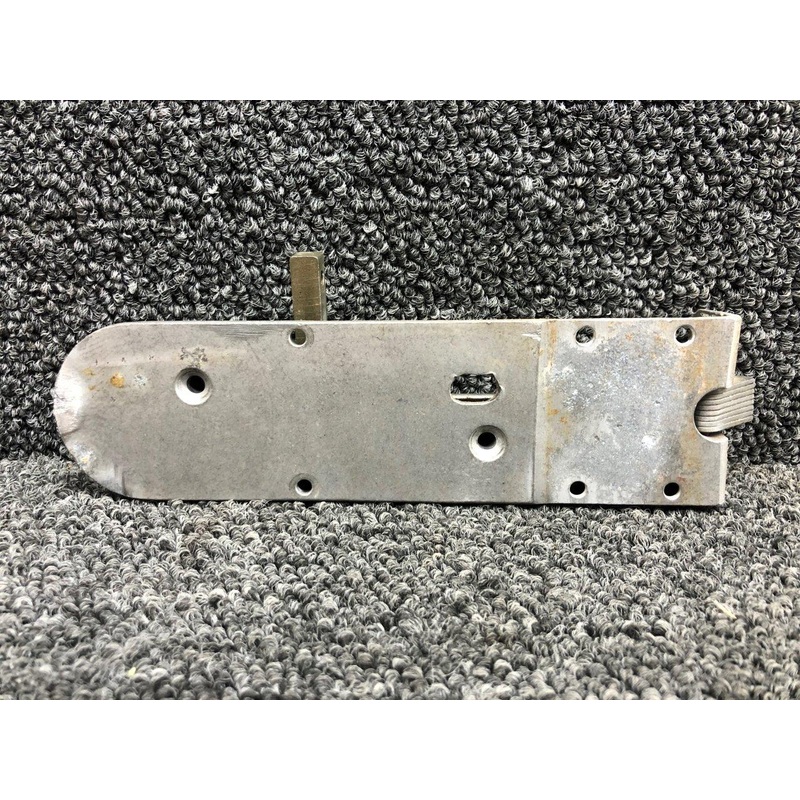 H2532-13 Beechcraft C24R Cabin Door Exterior Latch Housing LH / RH