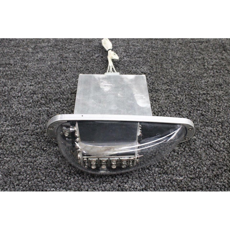 01-0790400-01 (M/N: 9040001) Cessna 162 Whelen LED Navigation Light (14V)