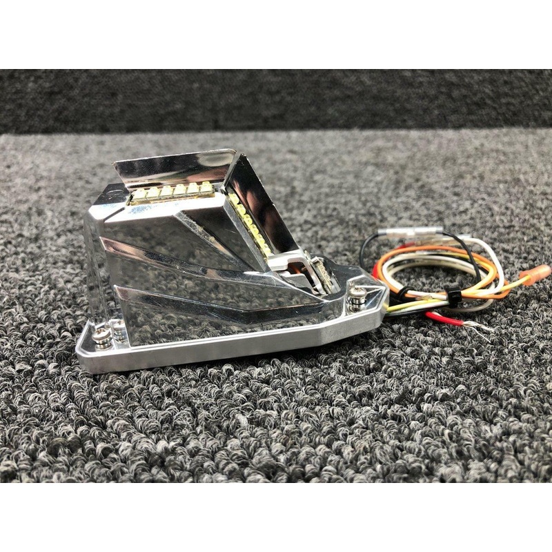 01-0790701-12 (M/N: OR6502RE) Whelen LED Wing Position Light (Volts: 28)