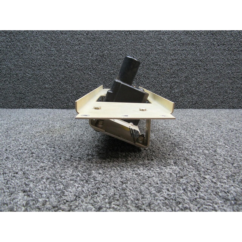 1C373-4-454 Beechcraft C24R Edo-Aire Pitch Servo Assembly W/ Brackets (Volts: 14)