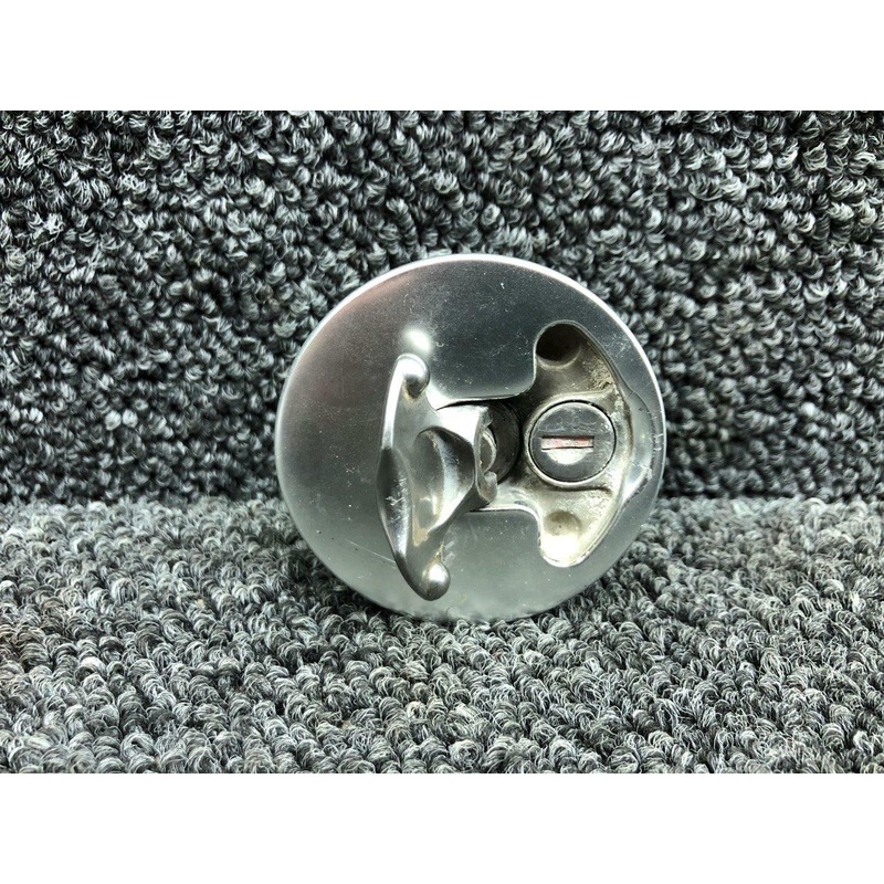 50525-101 Cirrus SR22 Locking Fuel Cap Assembly (Minus Key)