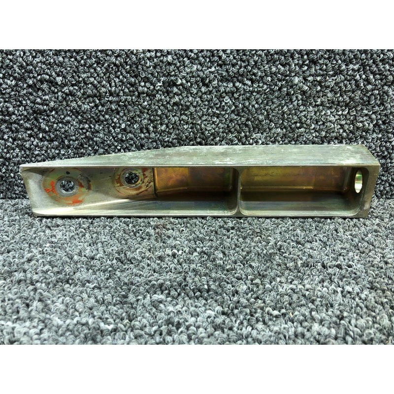 18311-001 (FSO: 20126-004) Cirrus SR22 Lower Firewall Bridge LH / RH