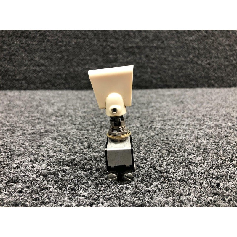 102-320000-603 (ALT: 8858K82) Beechcraft 58P Flap Switch Assembly (Volts: 28)