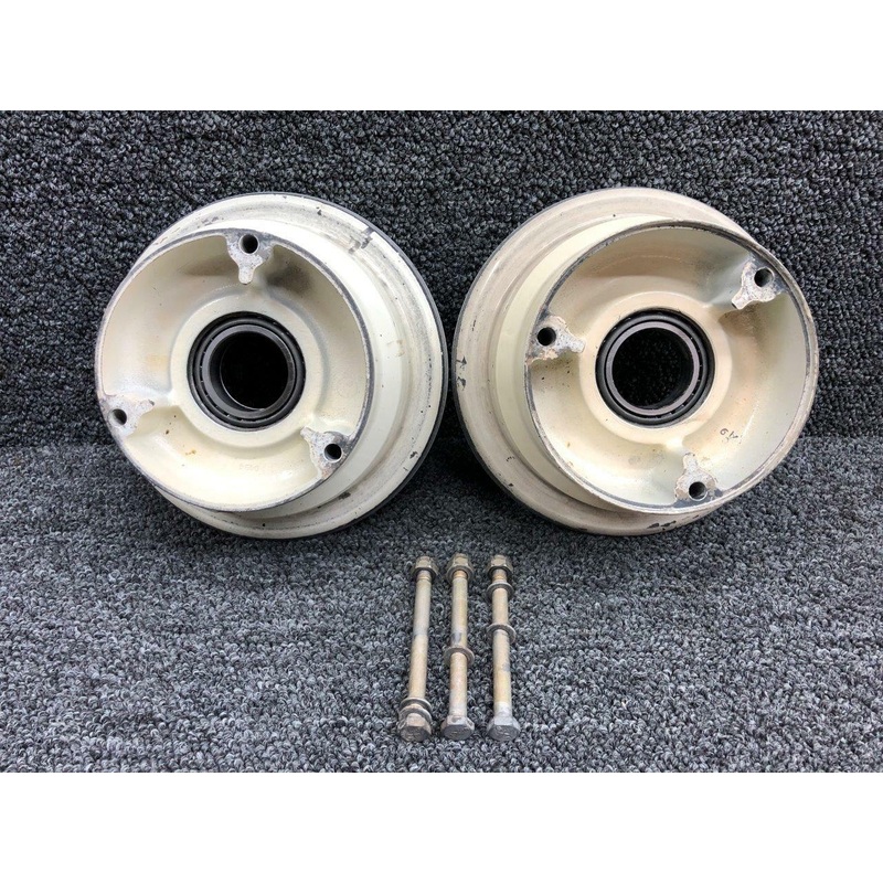 40-59 (ALT: 169-300003-31) Beech C24R Cleveland 6.00-6 Main Wheel Assembly