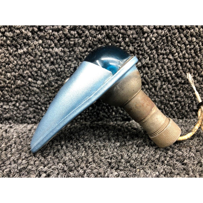 472-666 / 751-201 Grimes Wing Tip Light Assembly RH
