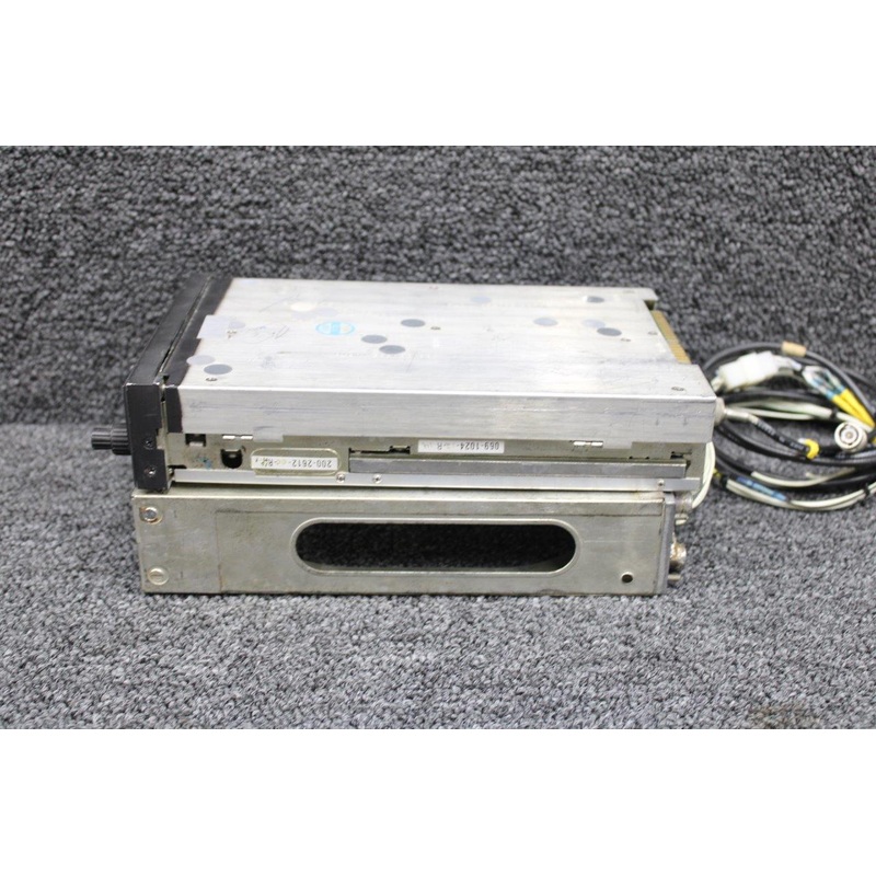 069-1024-12 Bendix King KX-155 VHF Nav Comm Unit with Glideslope and Tray (14V)