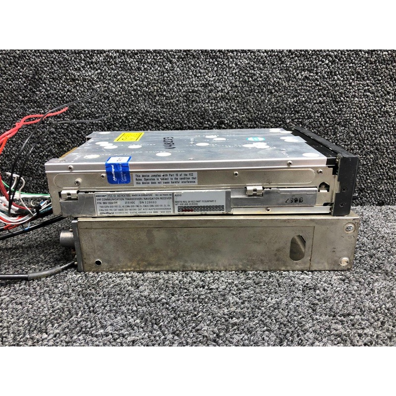 069-1024-39 Bendix King KX-155 VHF Nav Comm Radio with Tray and Audio (28V)