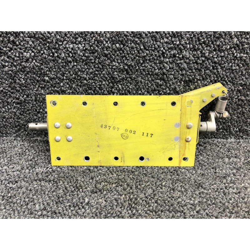 43707-2 Rockwell 112A Lower Cabin Door Latch Assembly RH W/ Shaft & Arm
