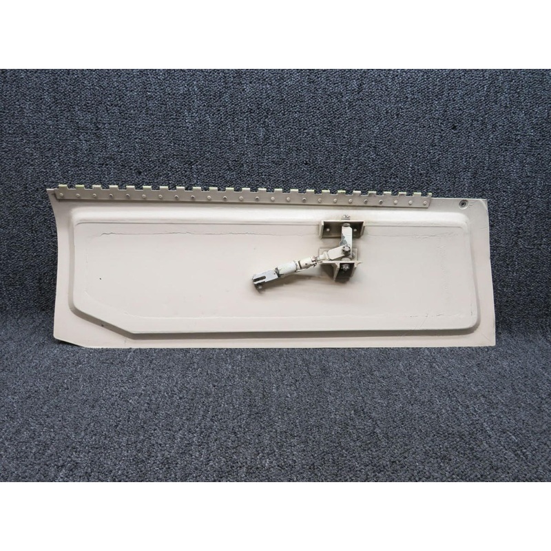 99-810030-35 (Use: 99-810030-53) Beechcraft King Air 100 Main Gear Door(Colored)