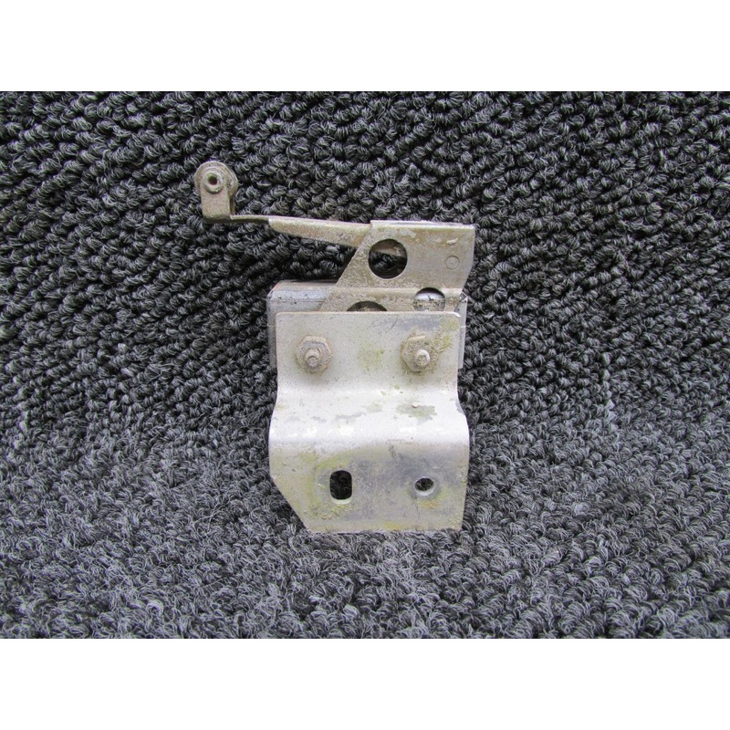 MS25026-1, 96-361011-11 Beechcraft 95-B55 Flap Limit Switch with Bracket
