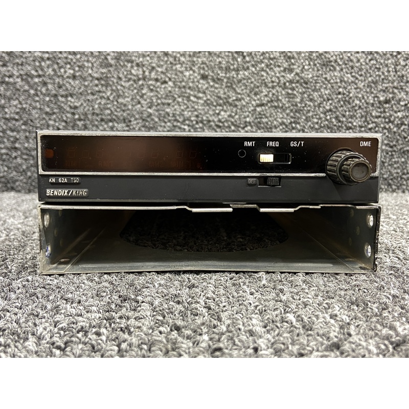 066-1068-00 King Radio KN-62A DME Transponder with Tray and Mod (14, 28V)