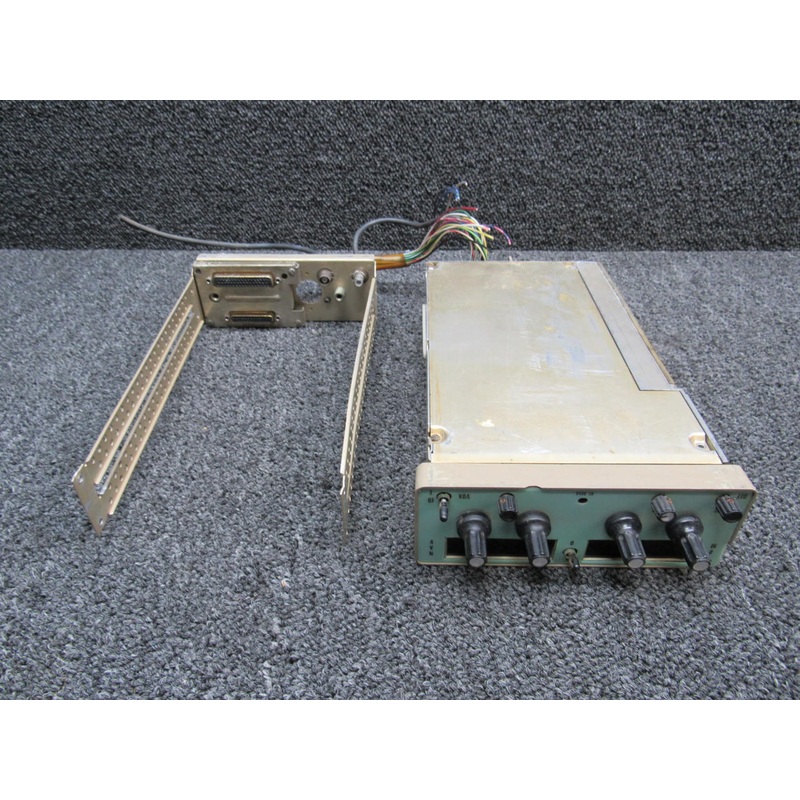46660-1100 Aircraft Radio and Control RT-385A NAV / COM Radio W/ Tray (28V)