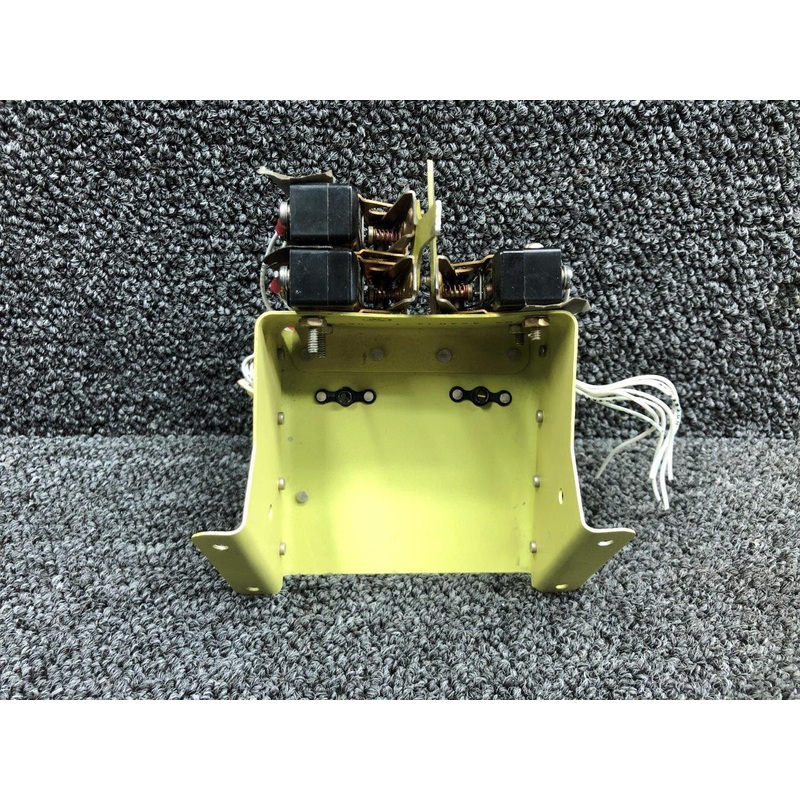 002-364013-35, 002-364013-7 Beech F33A Landing Gear Limit Switch w Bracket
