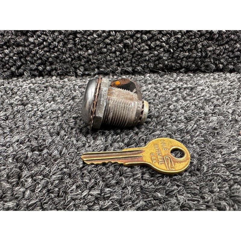 F6608DX2 (Use: HD3425JR163-092) Beech S35 Baggage Door Lock with Key