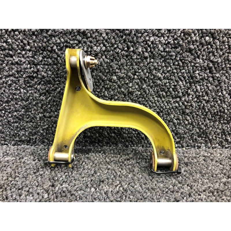 002-430024-1 Beechcraft 95-B55 Main Landing Gear Door Idler Arm LH / RH