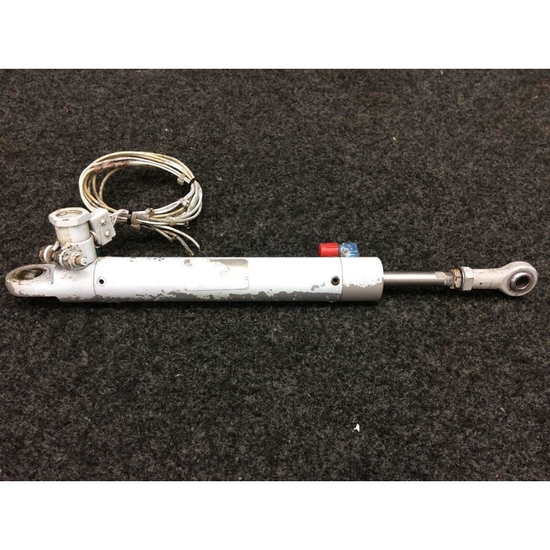 Rockwell 112 Cylinder Assy Hydraulic Main Gear RH  P/N 48822-2