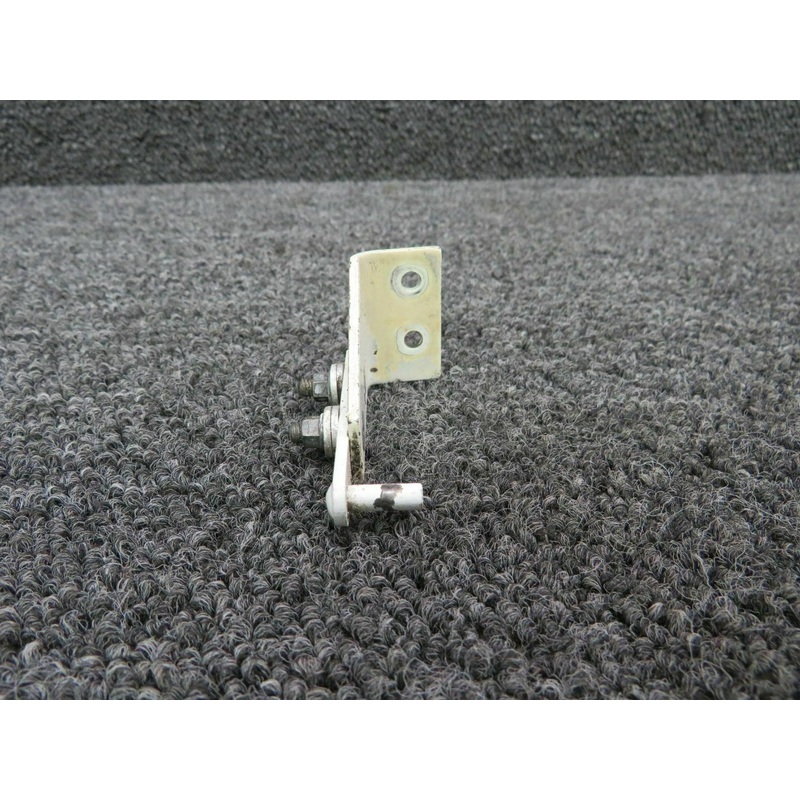 002-820016-9 Beech B58 Bracket Nose Gear Door Actuator