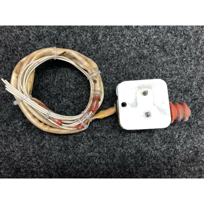 002-361013-608 Beech B58 Switch Landing Gear RH (Volts: 28)