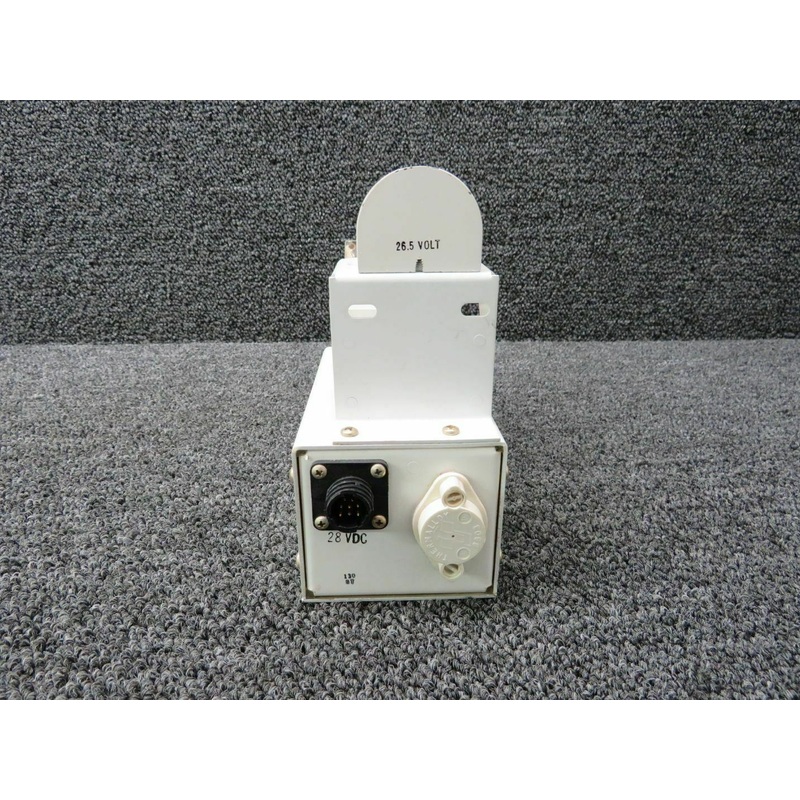 100-384118-17 King Air Light Assembly (New Old Stock) (Y17)