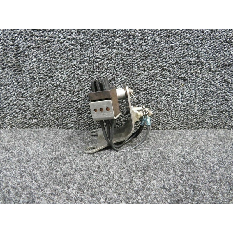 C40538 / RAB40189 Piper PA-31T McCauley Rapco Bracket W/ De-Ice Cluster (C20)