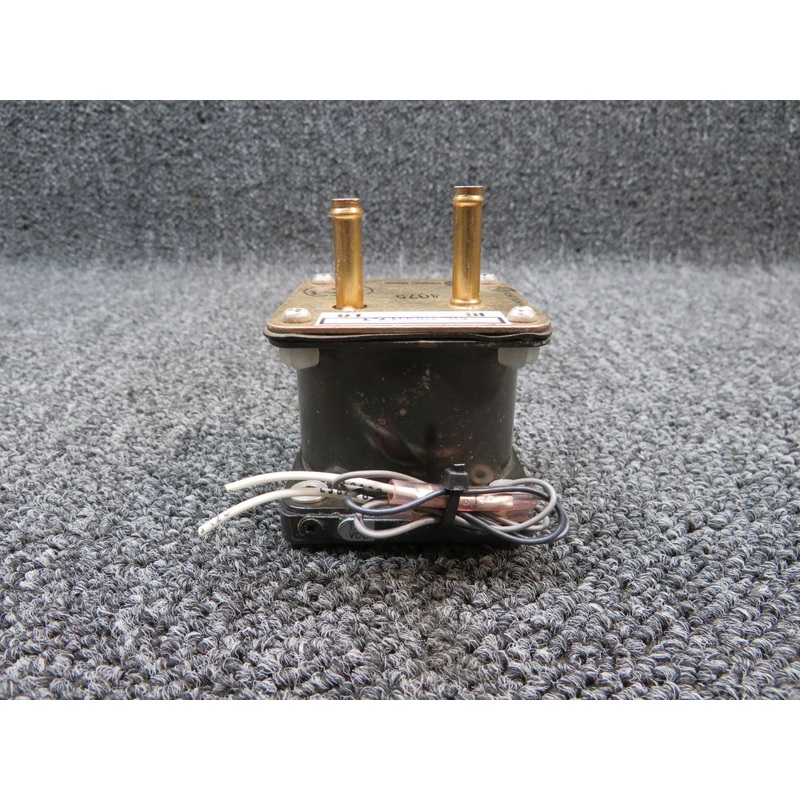 1G9-38 (Alt: 58-380017-3) Parker Suction Indicator, Lighted (14V) (Foggy)