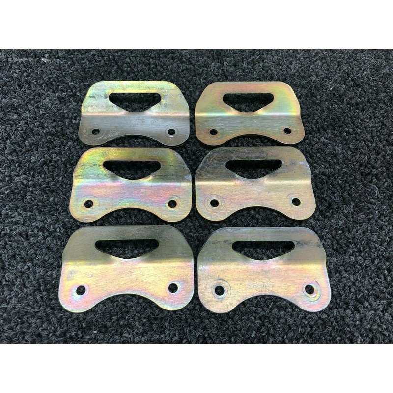 25046-001 Cirrus SR20 Loop Footman Set
