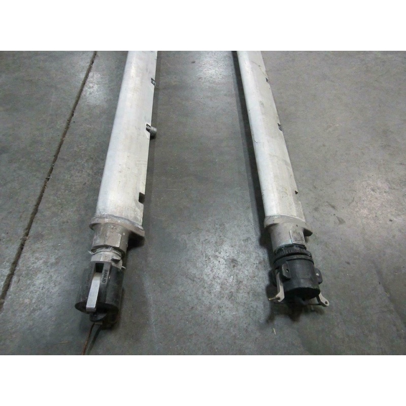 56600 Air Tractor AT-301 Boom Chemical Dispersal Set of 2 W/ Fittings