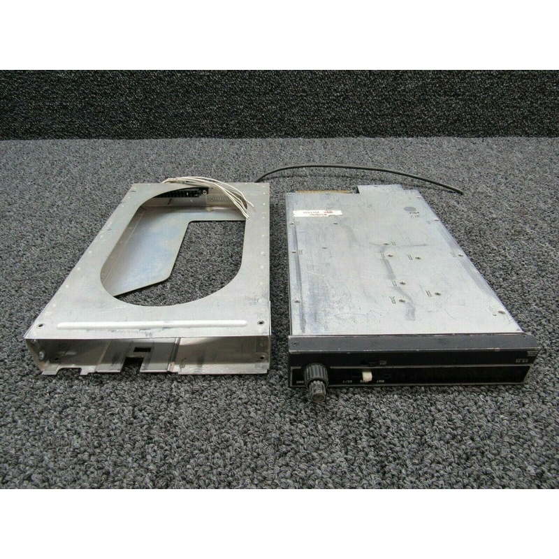 066-1088-00 Bendix King KN64 DME Unit W/ Tray (Volts: 14/28)