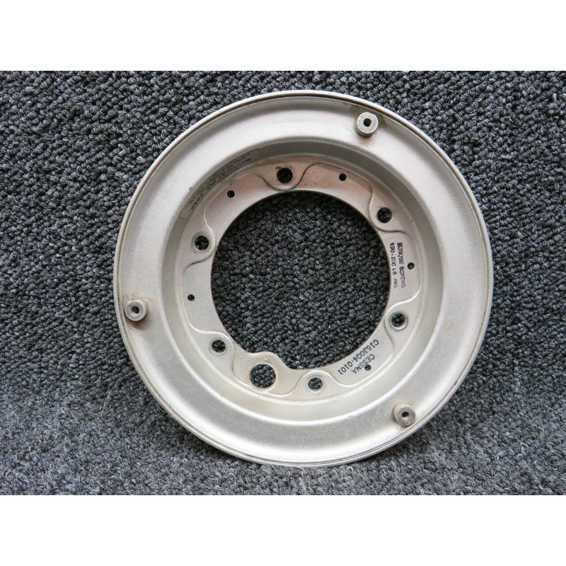C163004-0101 (USE: 040-30291-1) McCauley Main Gear Wheel Assembly