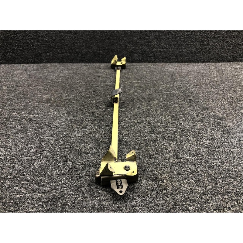 H910-3 / 002-910010-9 / 002-910313-1 Beech F33A Cowling Latch Assembly Aft