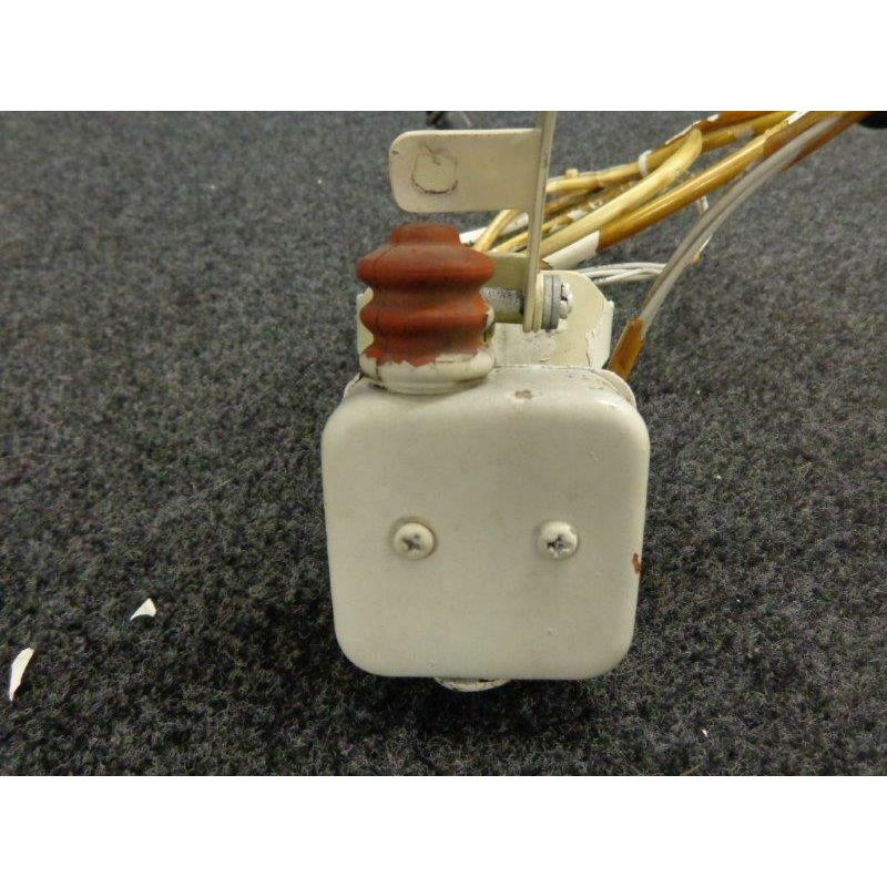002-361013-45 Beechcraft A36 Landing Gear Safety Switch LH w Clamp