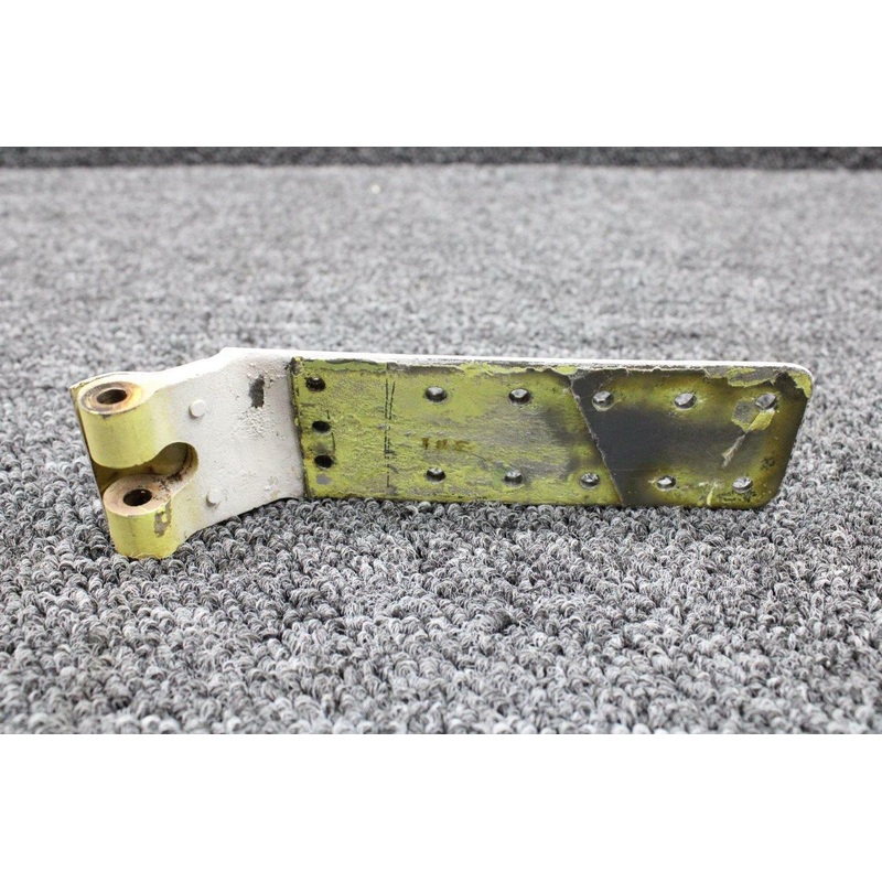 102-430123-1 Beech 58P Cabin Door Hinge Assy Upper
